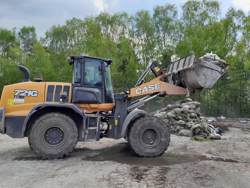 CASE LOADERS CELEBRATE SUCCESS IN POLISH WASTE HANDLING MARKET